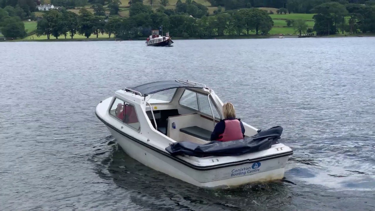 Boat Hire Guide: Tips & Tricks For A Memorable Experience